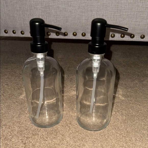 BRAND NEW- Set of Two Clear Glass Pump Bottles - Picture 2 of 3